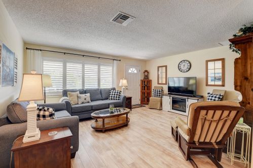 1719 18 St, Boynton Beach FL 33426-6413 exterior