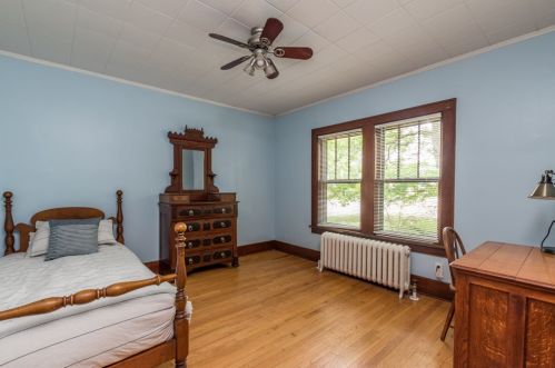 325 Jackson St, Waukegan IL 60085-6301 exterior