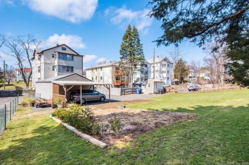 71 Albany Ave, New Britain CT 06053-3586 exterior