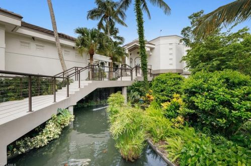 8808 Ln Palma Ln, Naples FL 34108-7755 exterior