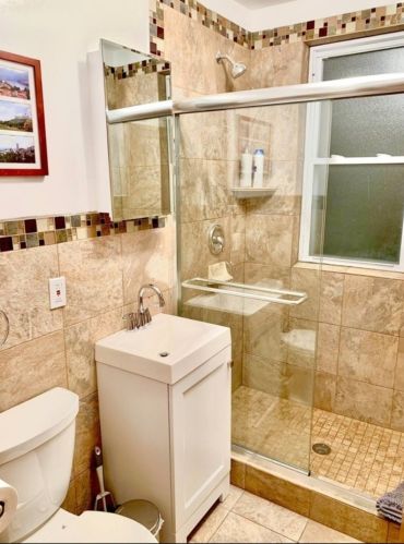 8532 Houston Ave, Chicago IL 60617-2543 exterior