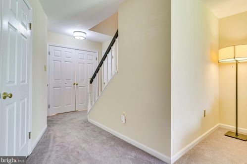 7041 Chesley Search Way, Alexandria VA 22315-4754 exterior