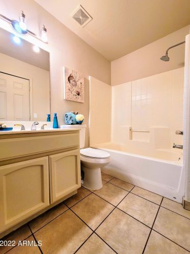 1138 Cocopah St, Phoenix AZ 85007-4046 exterior