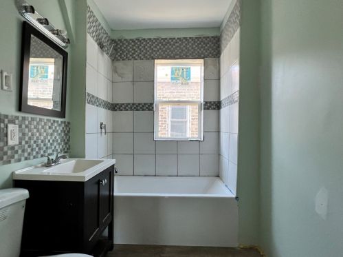 1059 Keystone Ave, Chicago IL 60639-3723 exterior