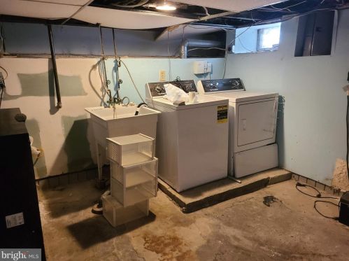 319 Engle St, Chester PA 19013-2509 exterior