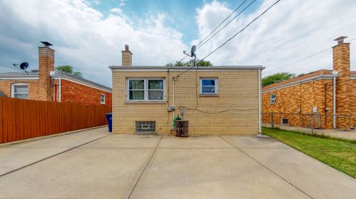 9753 Troy Ave, Chicago IL 60805-3142 exterior