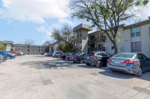 4859 Cedar Springs Rd, Dallas TX  75219-1202 exterior