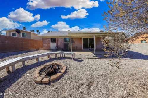 702 Kent Dr, Tucson AZ 85710-2442 exterior