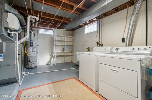 1806 Linden St, East Lansing MI 48823-3722 exterior