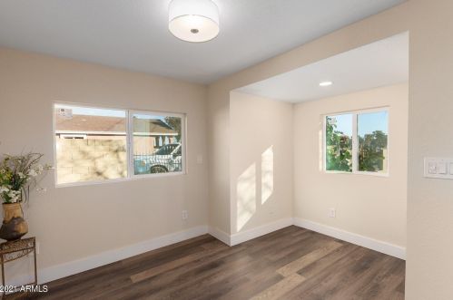 810 27th Ave, Phoenix AZ 85027-1805 exterior