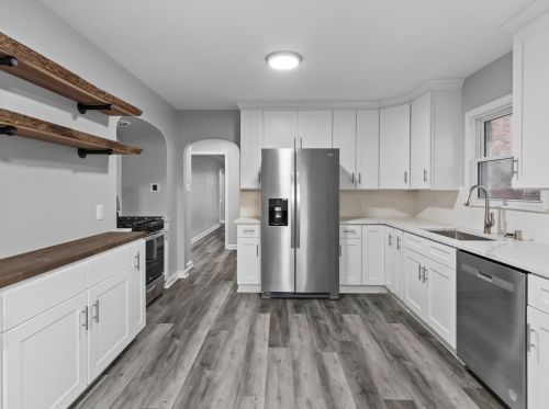 2953 43, Milwaukee WI 53219-3402 exterior