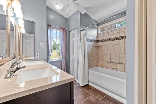 526 Leland Dr, Pittsburgh PA 15236-2758 exterior