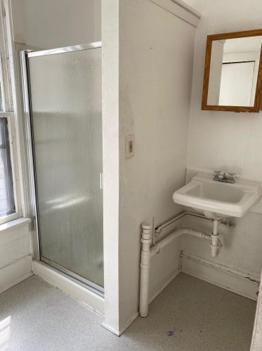 1427 81, Milwaukee WI 53222-3809 exterior