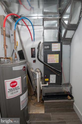 2213 Emerald St, Philadelphia PA 19134-3548 exterior