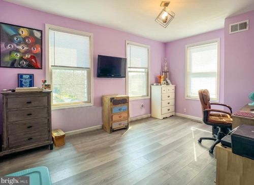 60 Route 156, Trenton NJ 08620-1728 exterior