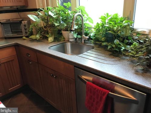 912 Catharine St, Philadelphia PA 19143-2624 exterior