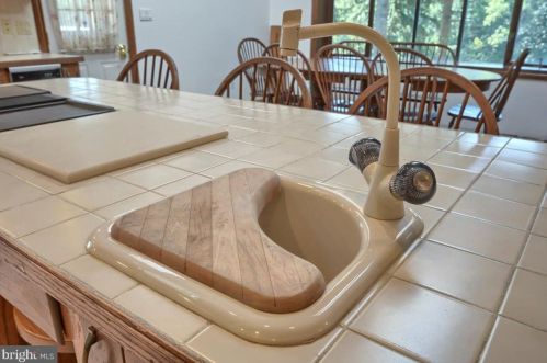 752 Nyes Rd, Hummelstown PA 17036-8688 exterior