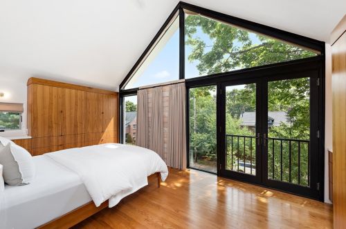 6338 Bryant St, Pittsburgh PA  15206-1703 exterior