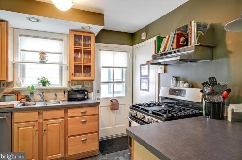 1708 Riverside Dr, Trenton NJ 08618-5843 exterior