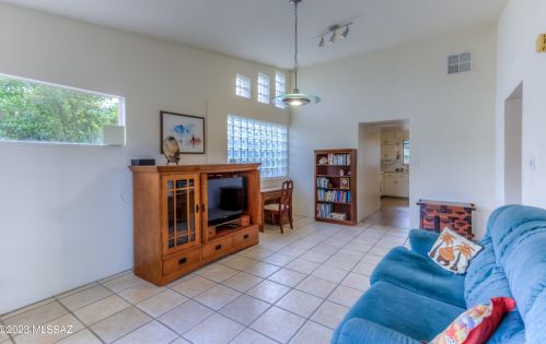 2130 Hampton St, Tucson AZ 85712-2312 exterior