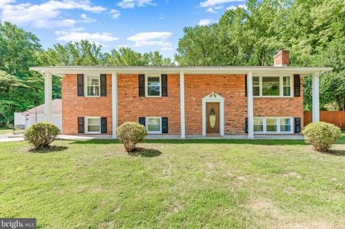 1070 Carson Dr, Huntingtown, MD 20639-9507