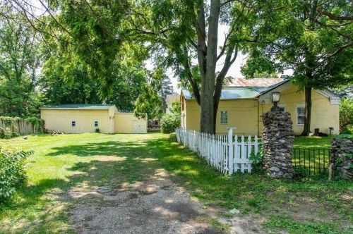 514 Kalamazoo St, Paw Paw MI 49079-1130 exterior