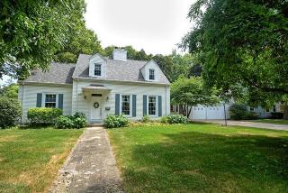 220 Pembroke Ave, Joliet, IL 60433-1634