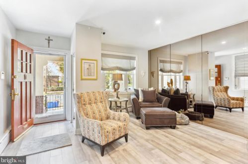 2523 21st St, Philadelphia, PA 19145-4207