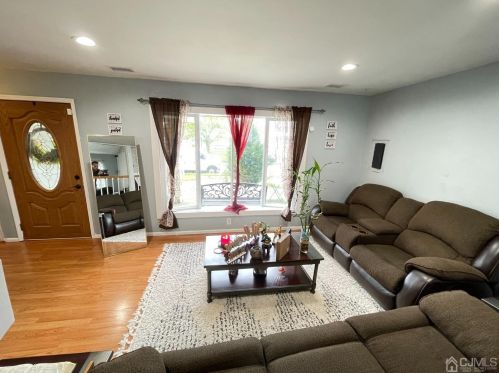 757 Shannon Ave, Perth Amboy NJ 08861-1630 exterior