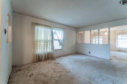 11549 Desdemona Dr, Dallas TX  75228-2013 exterior