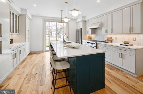 1613 Capitol St, Washington DC  20003-1620 exterior