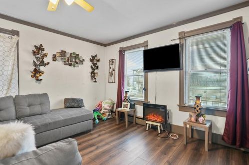 203 Burnside Ave, Woonsocket RI 02895-2188 exterior