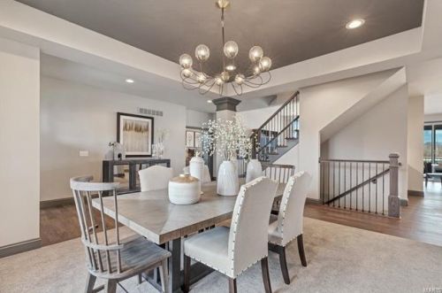 1305 Fawnvalley Dr, Saint Louis MO 63131-4221 exterior