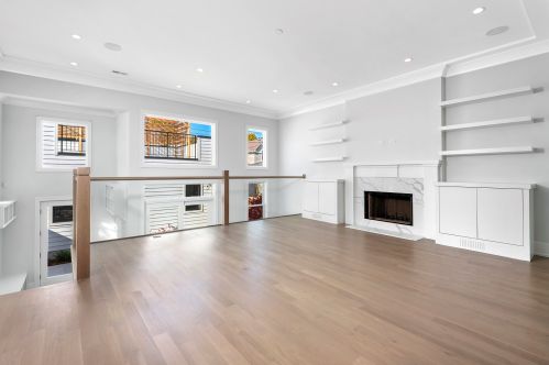 3849 Bell Ave, Chicago, IL 60618-3811