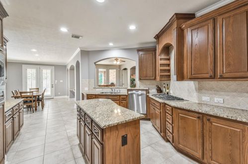 5922 Settlers Creek Ct, Fulshear TX 77441-2044 exterior