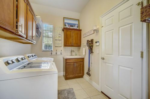 1453 Foxtail Ct, Lake Mary FL 32746-4467 exterior