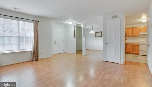 12067 Gatewater Dr, Rockville, MD 20854-2877