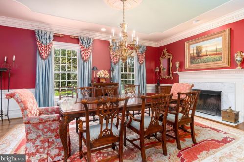 1250 Daleview Dr, Mc Lean VA 22102-1538 exterior