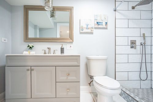 6756 Prairie Ave, Chicago IL  60637-4033 exterior