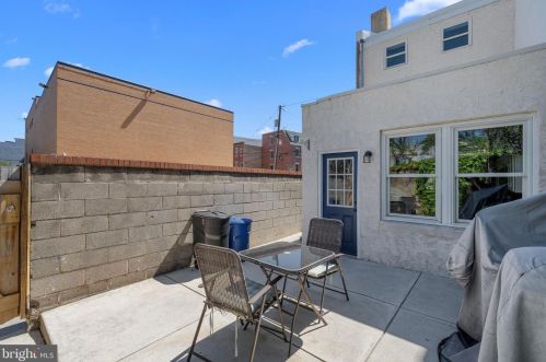 1118 2nd St, Philadelphia PA 19133-0033 exterior