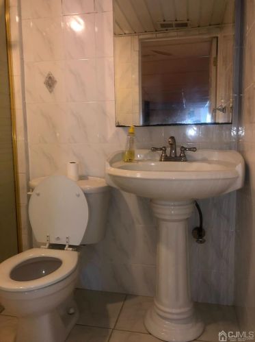 12 Murdock St, Perth Amboy NJ 08863-1224 exterior