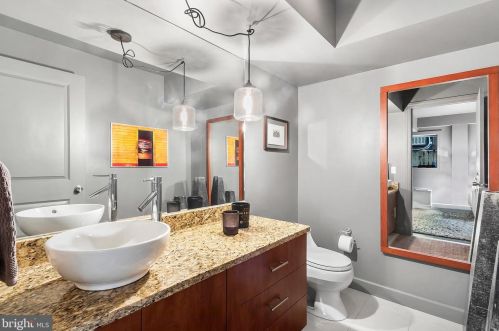 122 Christian St, Philadelphia PA 19147-3612 exterior