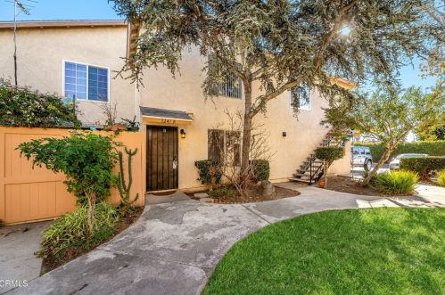 1241 Casa San Carlos Ln, Oxnard, CA 93033-4234