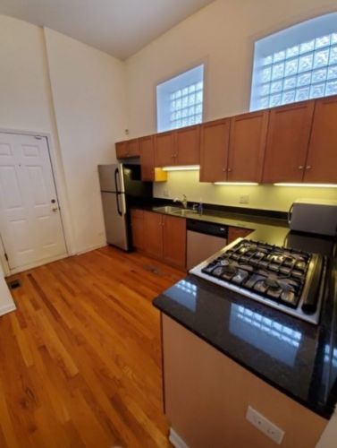 966 62nd St, Chicago IL 60638-2692 exterior