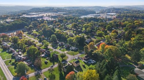 8145 Lindisfarne Dr, Pittsburgh PA 15237-2311 exterior