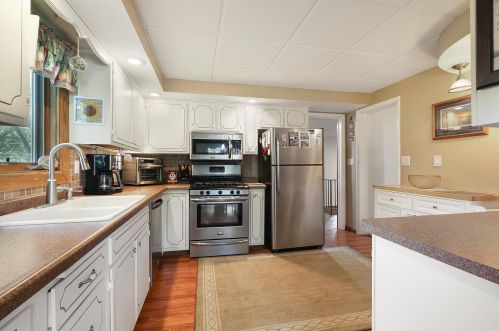 4115 Waldo Blvd, Manitowoc, WI 54220-3058