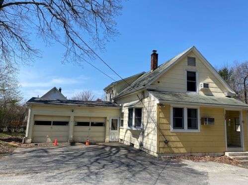 2 Rolfe Ave, Worcester, MA 01604-3520