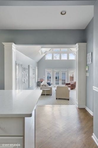 1828 Barry Ave, Chicago IL 60657-2042 exterior