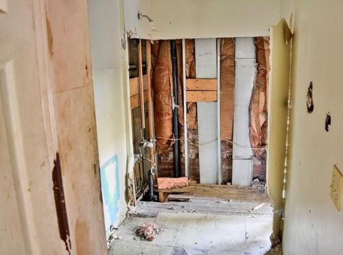 4821 Monongahela St, Pittsburgh PA 15207-1668 exterior