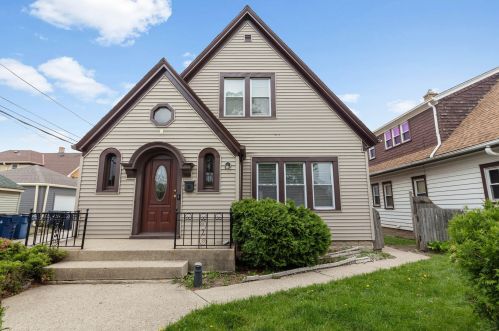 4282 28, Milwaukee WI 53215-2202 exterior